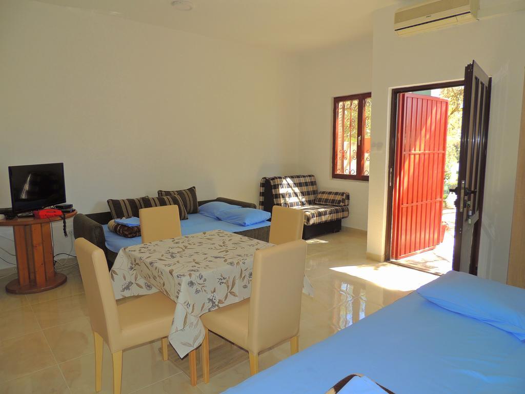 Guest House Jelena Budua Esterno foto