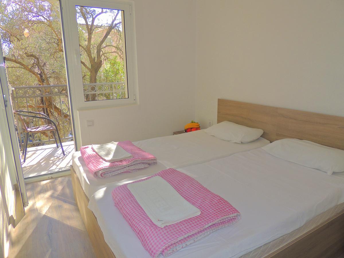 Guest House Jelena Budua Esterno foto